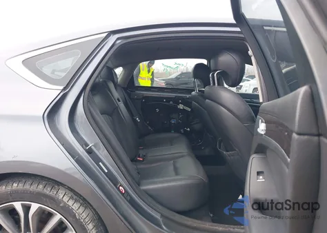 2015 Hyundai Genesis 3.8 z USA, uszkodzony, nr VIN KMHGN4JE9FU017345